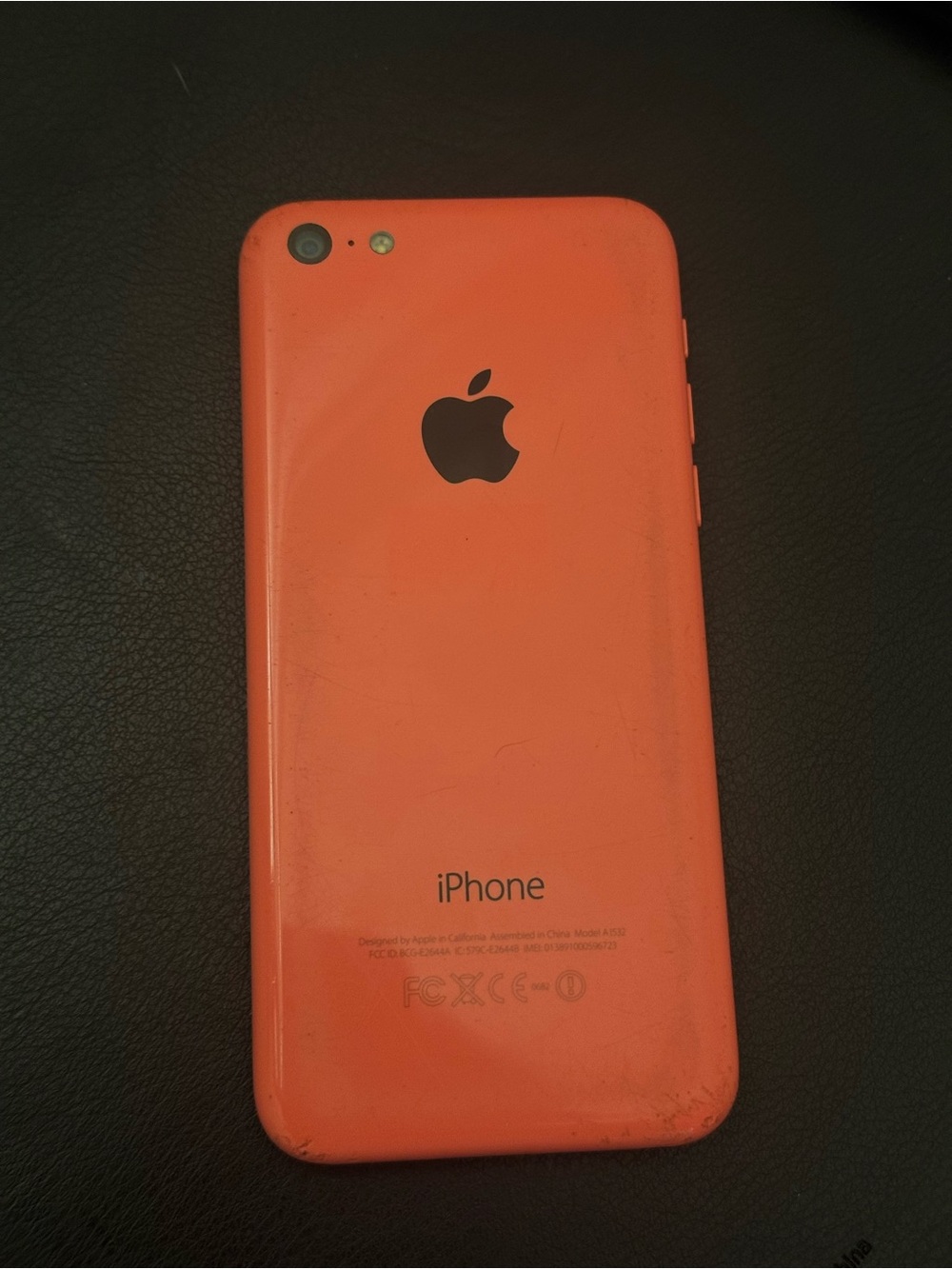 with charger Apple iPhone 4C works perfect